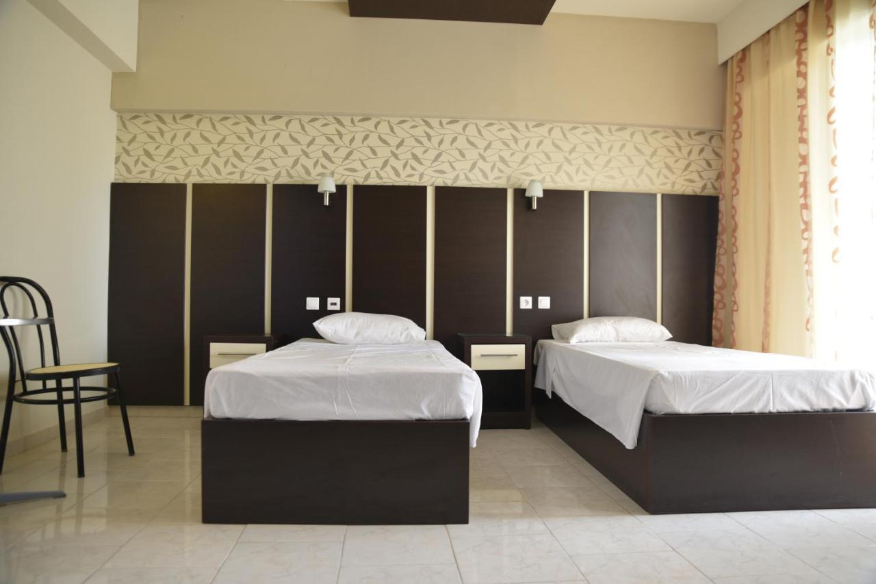 Rose Hotel 팔리라키 외부 사진